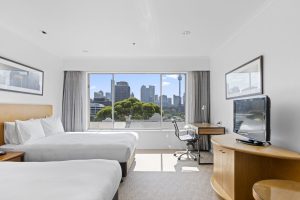 Standard Double guestroom at Holiday Inn Sydney Potts Point