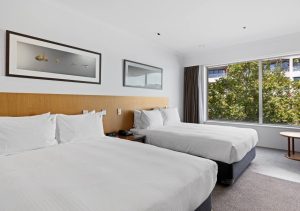 Standard Double guestroom at Holiday Inn Sydney Potts Point